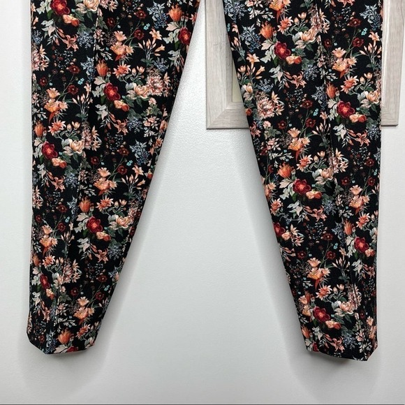 Zara Black Floral High Rise Pull On Tapered Ankle Pants Size Small - Picture 3 of 13